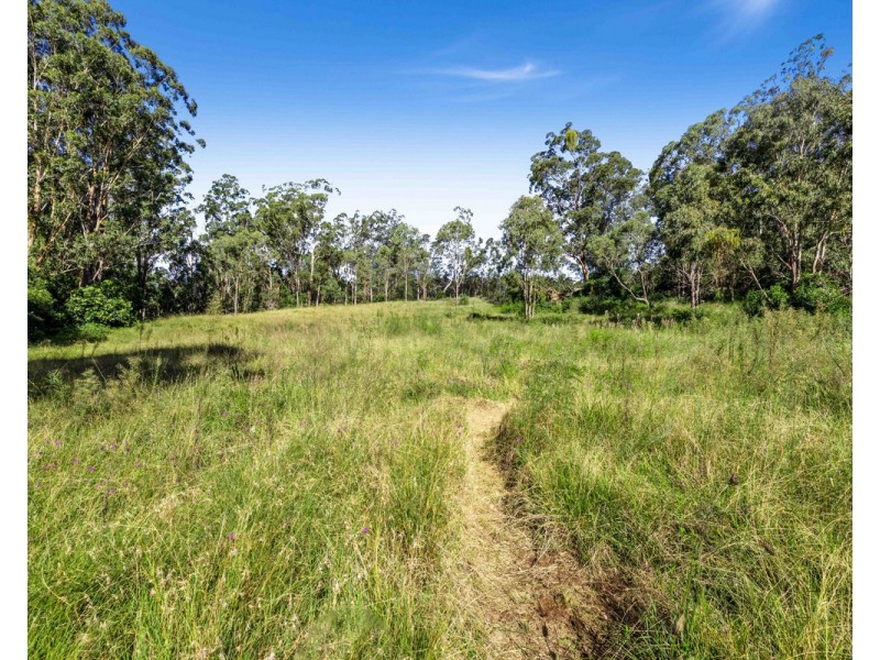 3861 Esk-Hampton Road, Ravensbourne QLD 4352