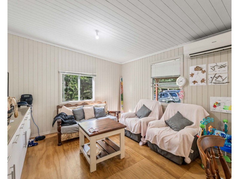 3861 Esk-Hampton Road, Ravensbourne QLD 4352