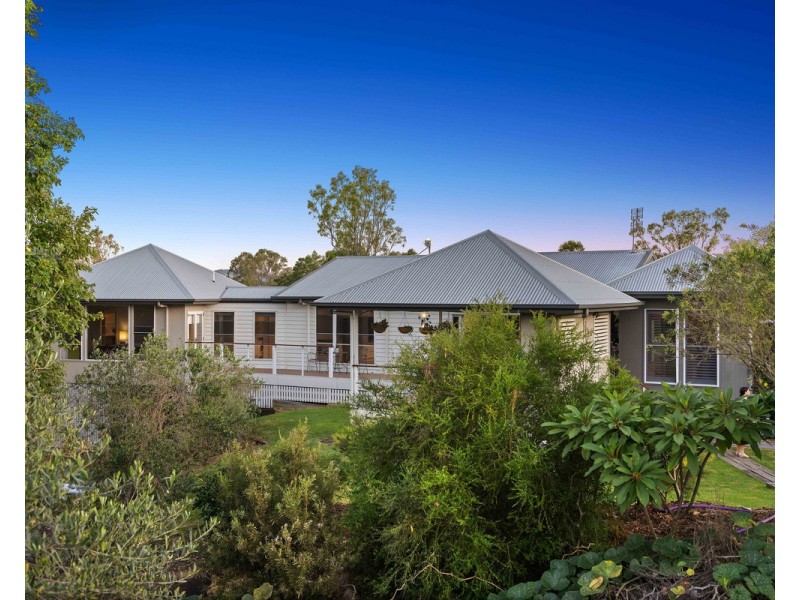 6 Kate Court, Withcott QLD 4352