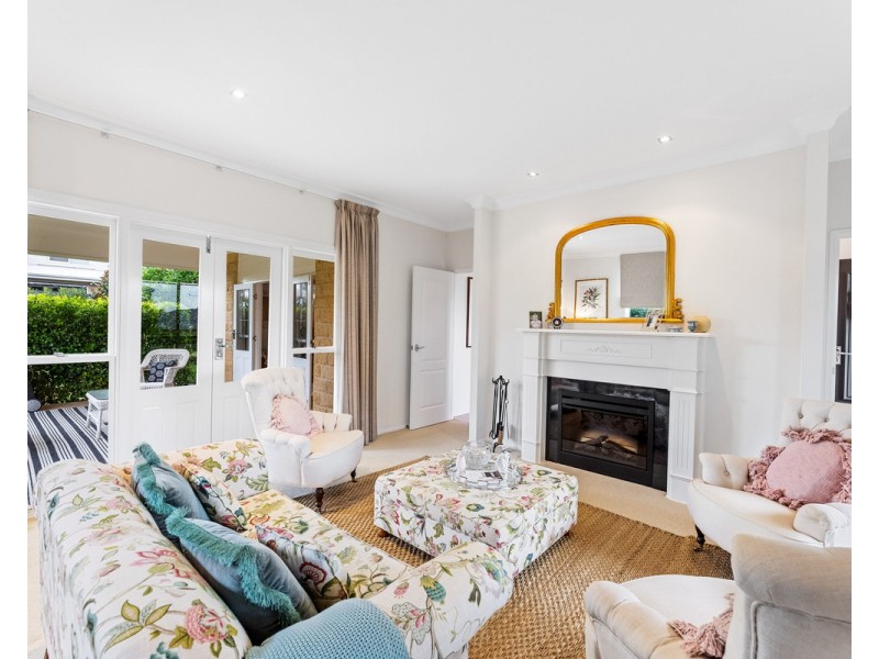 94 Spring Street, Middle Ridge QLD 4350