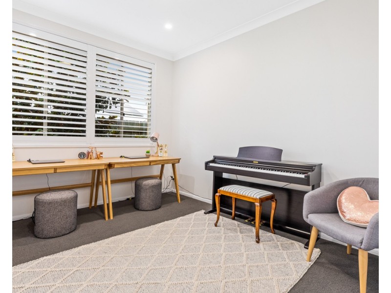 94 Spring Street, Middle Ridge QLD 4350