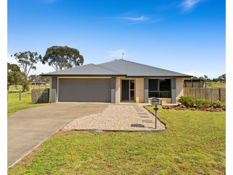 18 Farmer Drive, Meringandan West QLD 4352