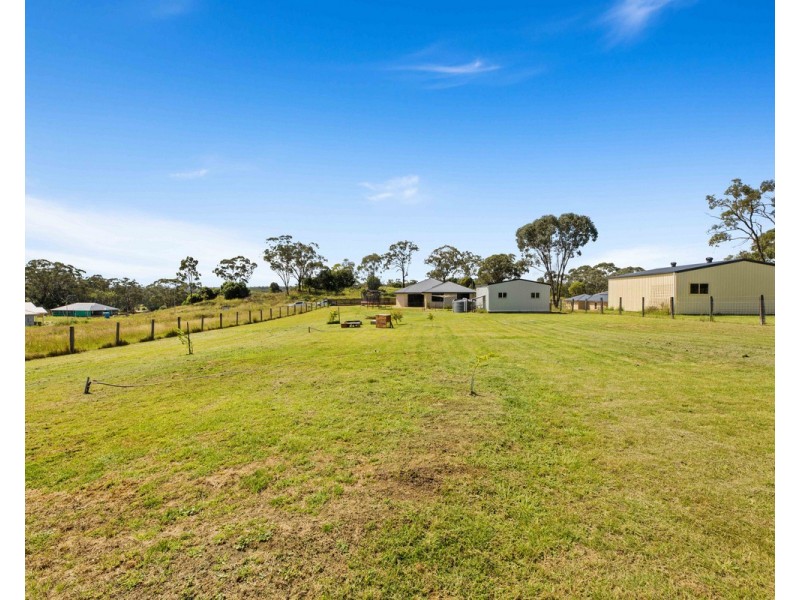 18 Farmer Drive, Meringandan West QLD 4352