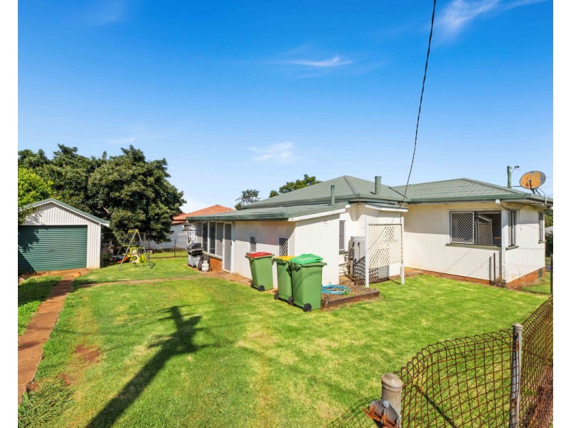 20 Mirle Street, Newtown QLD 4350