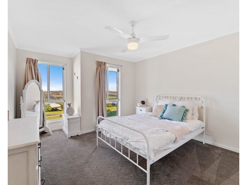 11 Panorama Crescent, Gowrie Junction QLD 4352