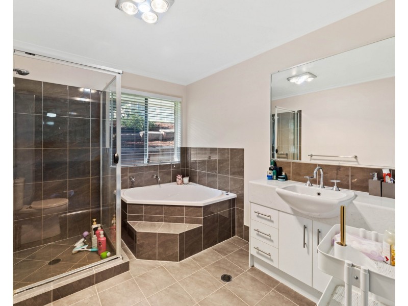 11 Panorama Crescent, Gowrie Junction QLD 4352