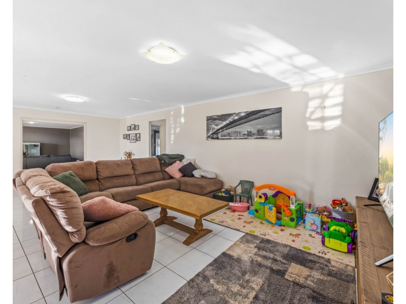 11 Panorama Crescent, Gowrie Junction QLD 4352