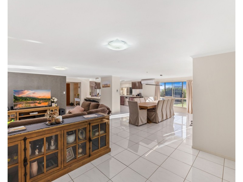 11 Panorama Crescent, Gowrie Junction QLD 4352