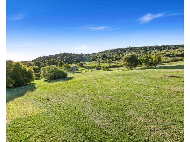 11 Panorama Crescent, Gowrie Junction QLD 4352