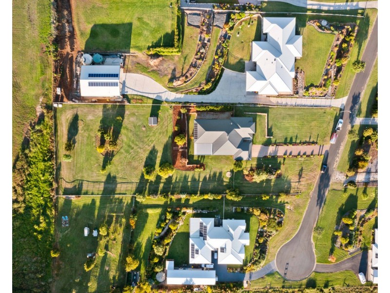 11 Panorama Crescent, Gowrie Junction QLD 4352