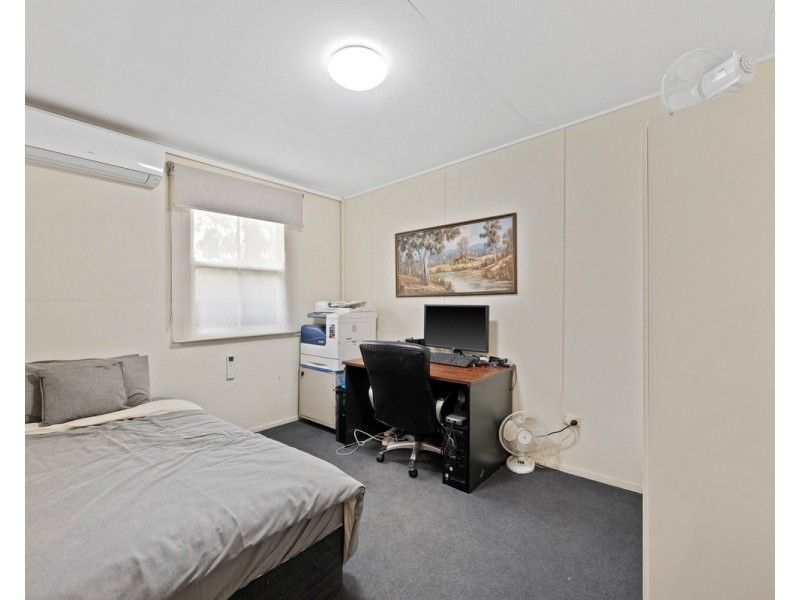 4 Toowoomba Highway, Redwood QLD 4350