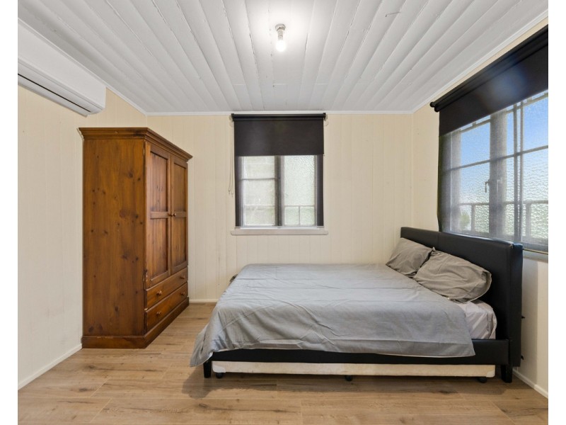 4 Toowoomba Highway, Redwood QLD 4350