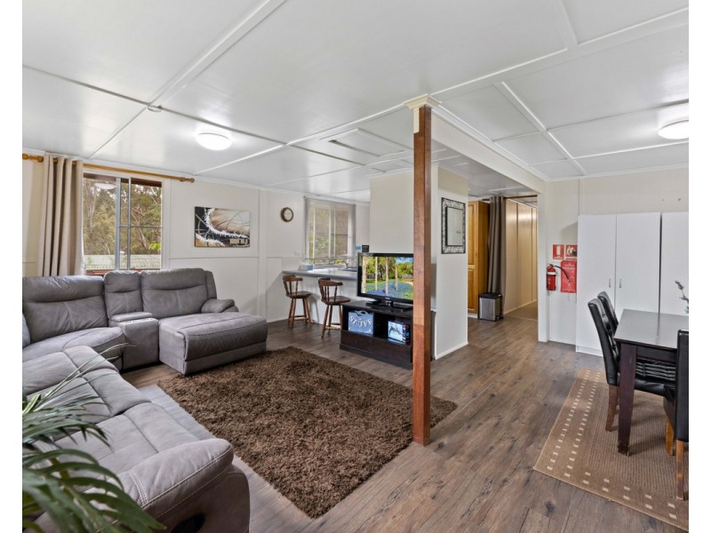 4 Toowoomba Highway, Redwood QLD 4350