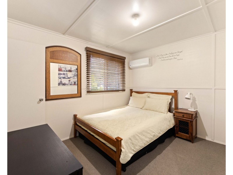 4 Toowoomba Highway, Redwood QLD 4350