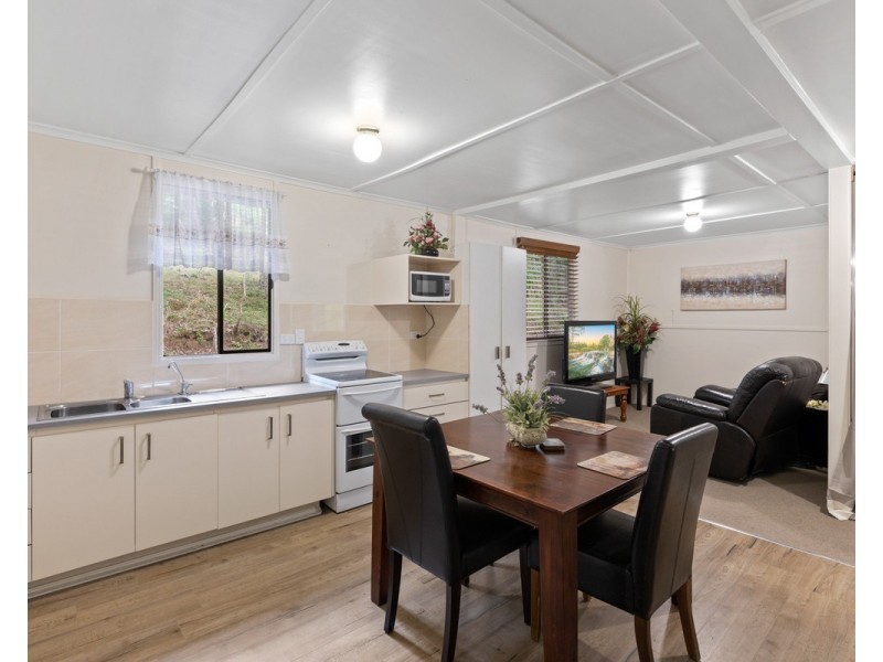 4 Toowoomba Highway, Redwood QLD 4350