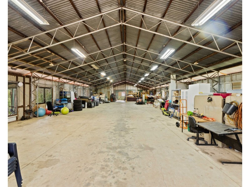 4 Toowoomba Highway, Redwood QLD 4350