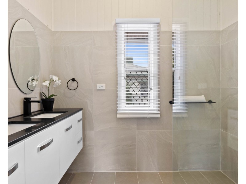 214 Russell Street, Newtown QLD 4350