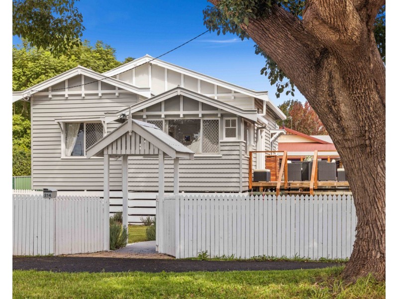214 Russell Street, Newtown QLD 4350