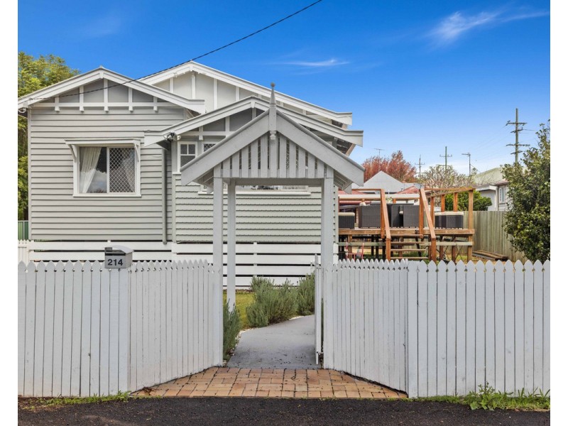 214 Russell Street, Newtown QLD 4350