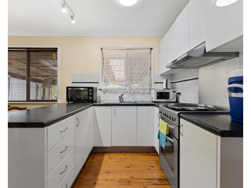 22 Quelch Street, Rockville QLD 4350