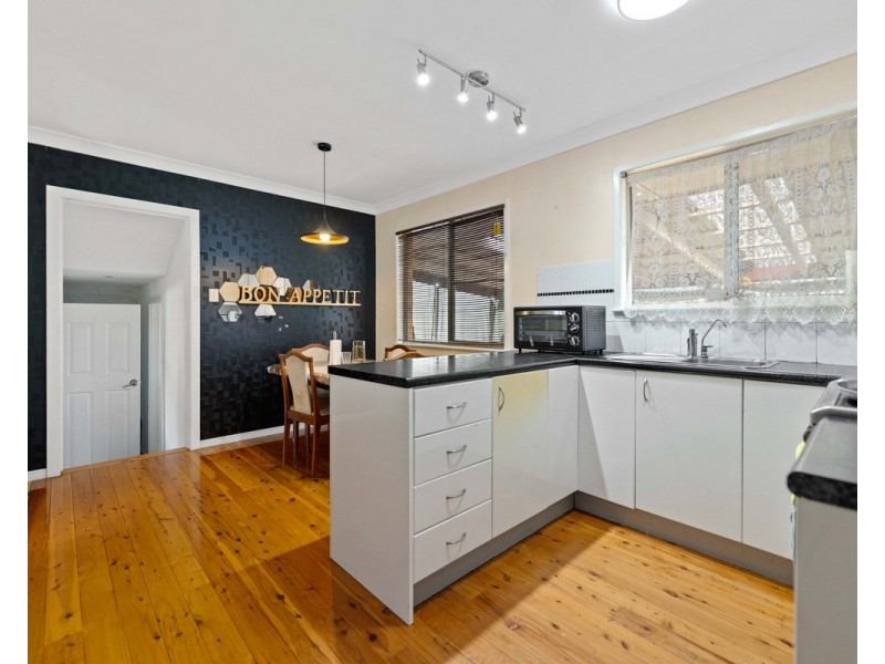 22 Quelch Street, Rockville QLD 4350