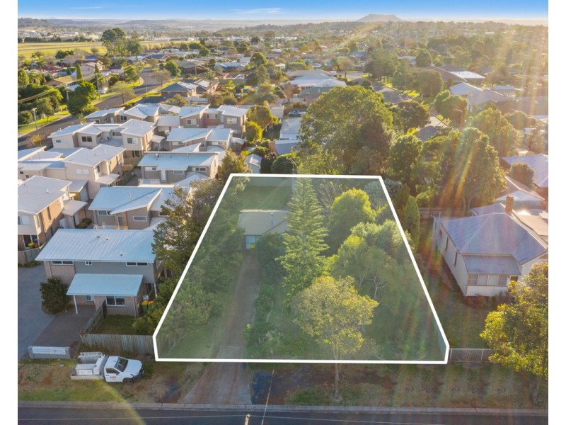 371 Greenwattle Street, Wilsonton QLD 4350