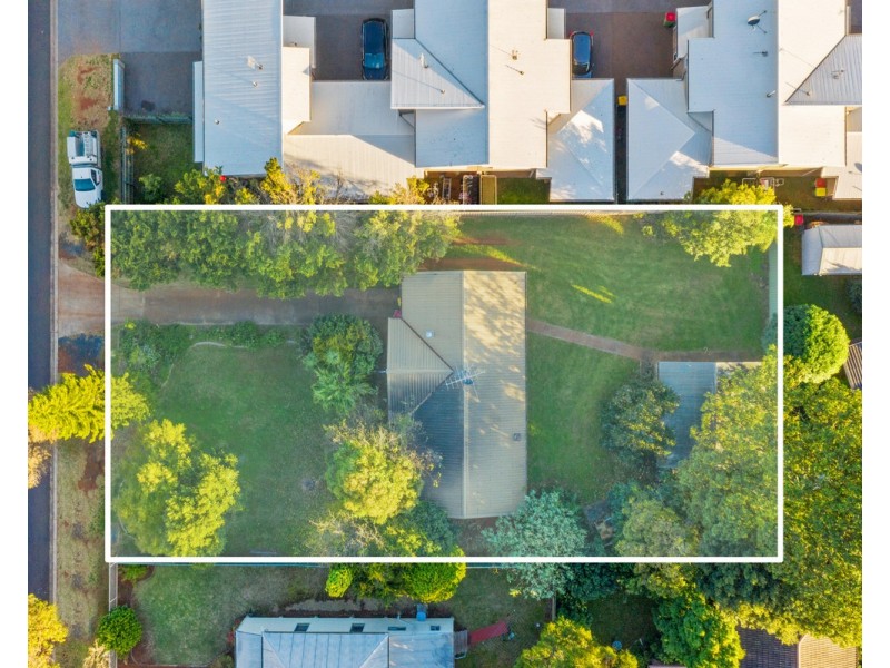 371 Greenwattle Street, Wilsonton QLD 4350