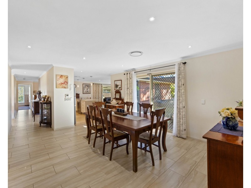 7 Kate Court, Withcott QLD 4352