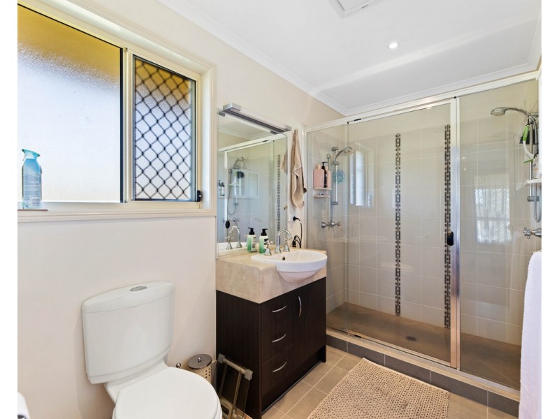 7 Kate Court, Withcott QLD 4352