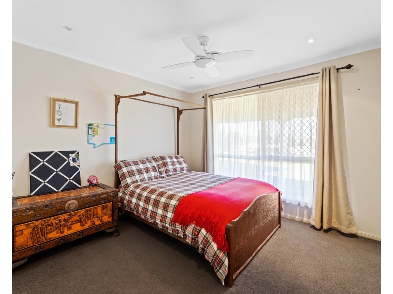 7 Kate Court, Withcott QLD 4352