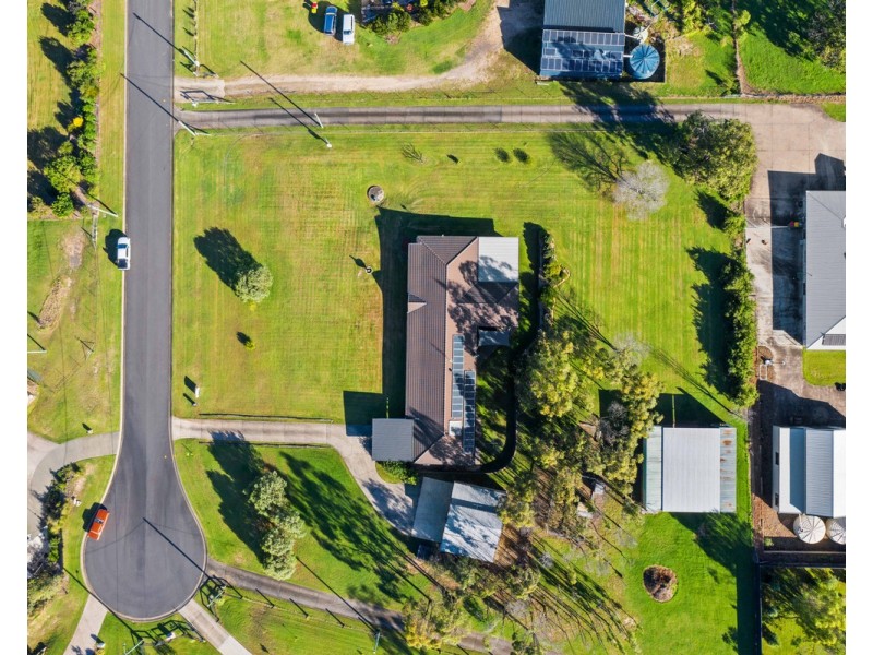 7 Kate Court, Withcott QLD 4352