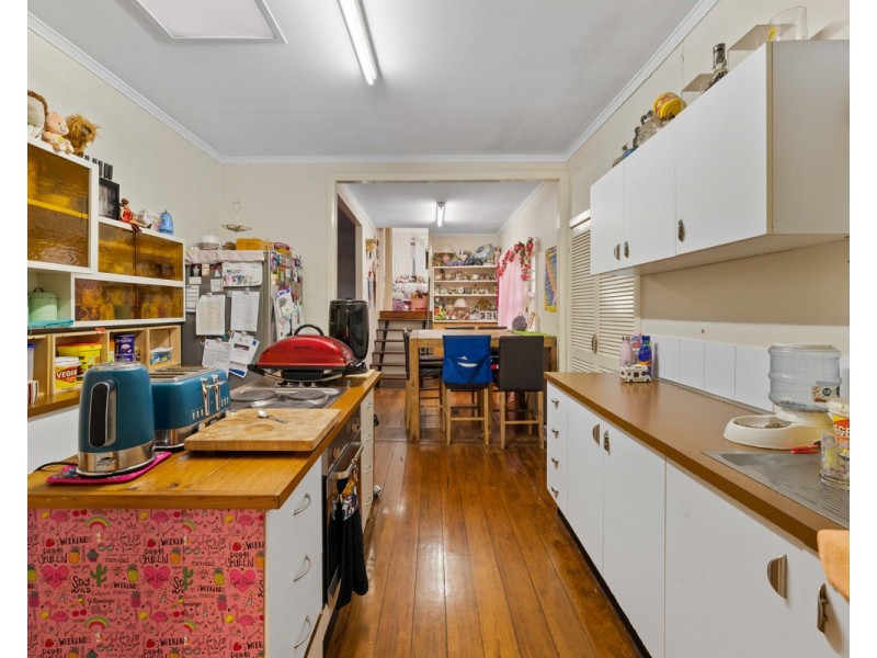 2 Macquarie Street, Centenary Heights QLD 4350