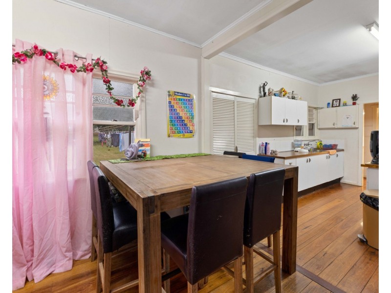 2 Macquarie Street, Centenary Heights QLD 4350