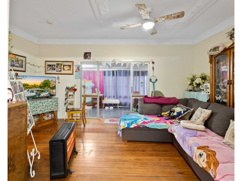 2 Macquarie Street, Centenary Heights QLD 4350