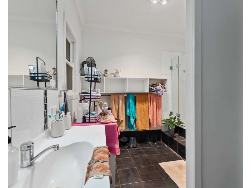 2 Macquarie Street, Centenary Heights QLD 4350