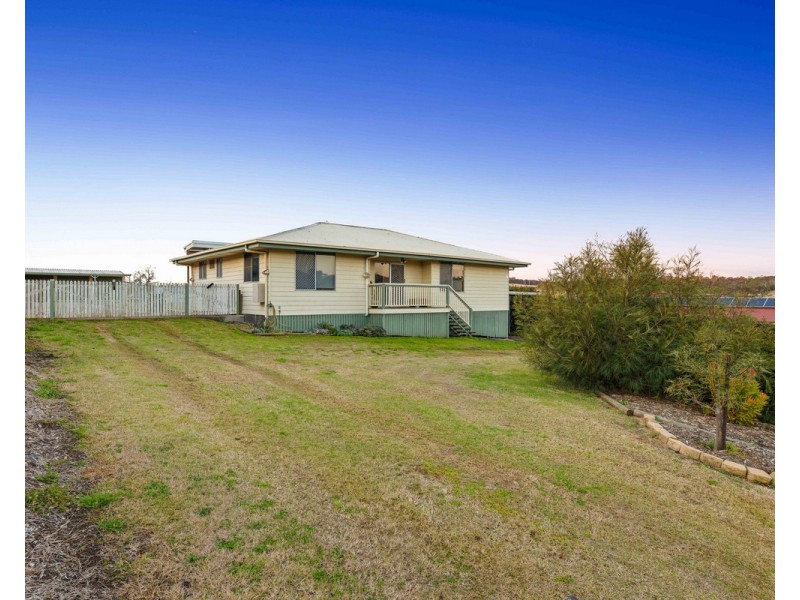 39 Phipps Drive, Meringandan West QLD 4352