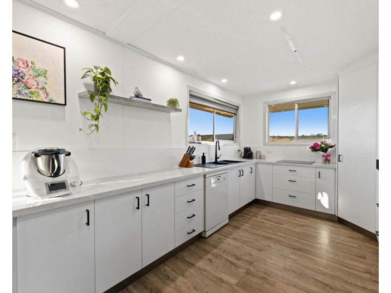 39 Phipps Drive, Meringandan West QLD 4352