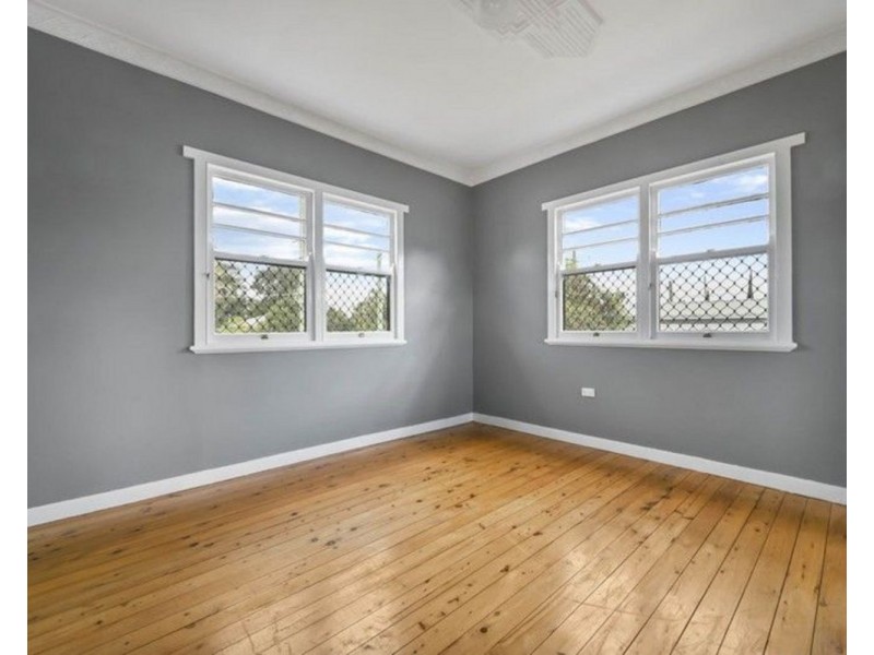 87 North Street, Harlaxton QLD 4350