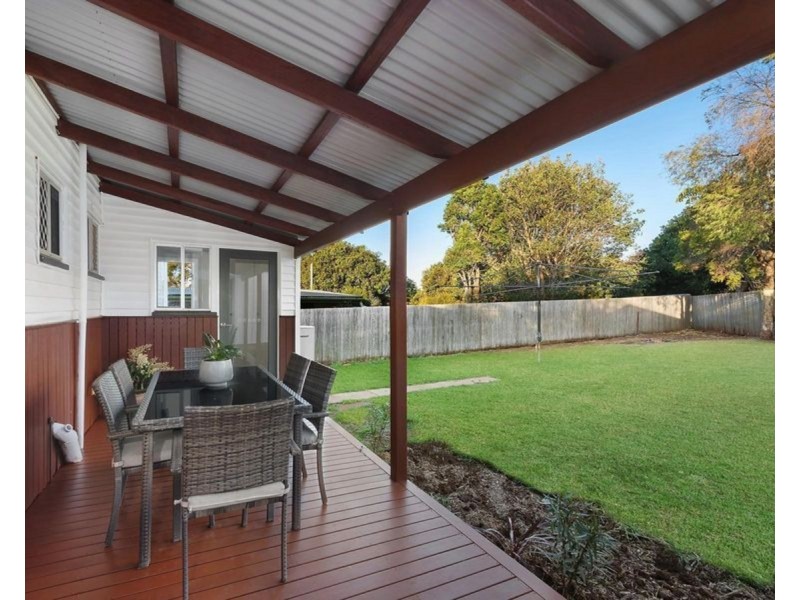 6 Reginald Street, Mount Lofty QLD 4350