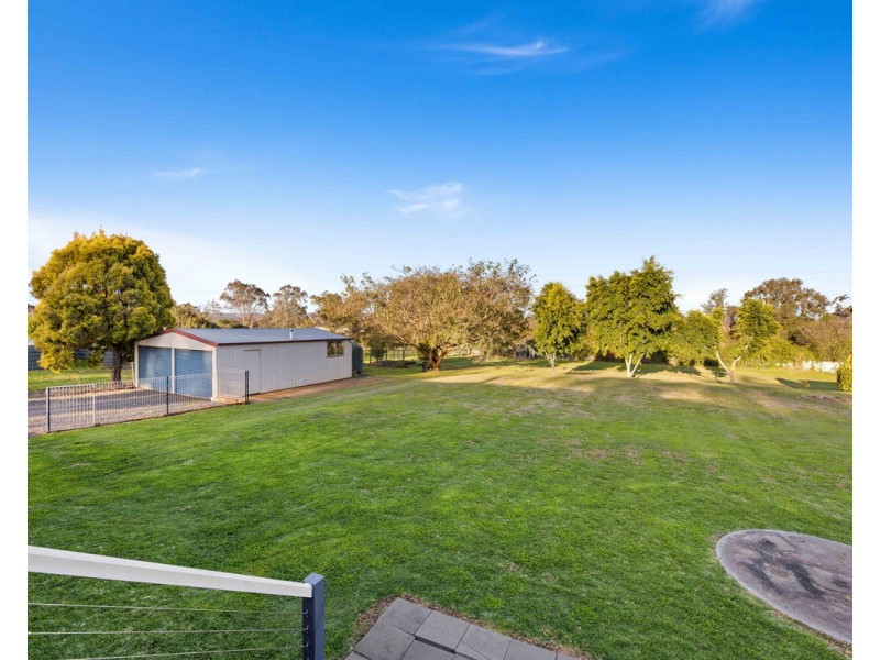 14 Highview Street, Meringandan West QLD 4352