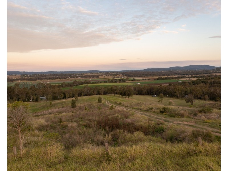 25-25B Salt Spring Road, Glen Cairn QLD 4342