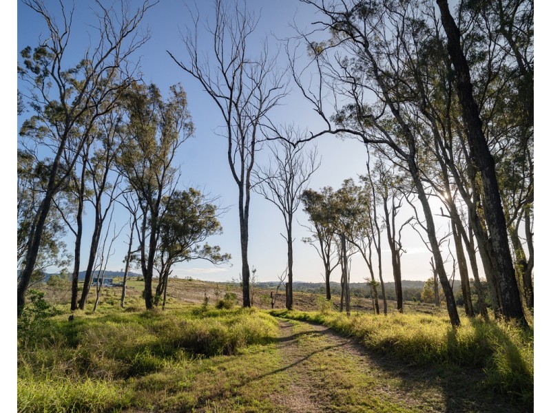 25-25B Salt Spring Road, Glen Cairn QLD 4342