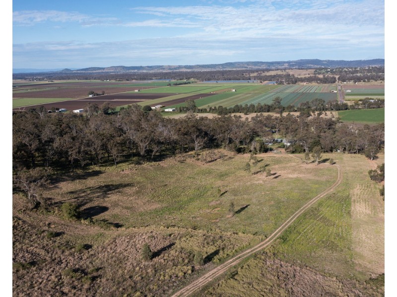 25-25B Salt Spring Road, Glen Cairn QLD 4342