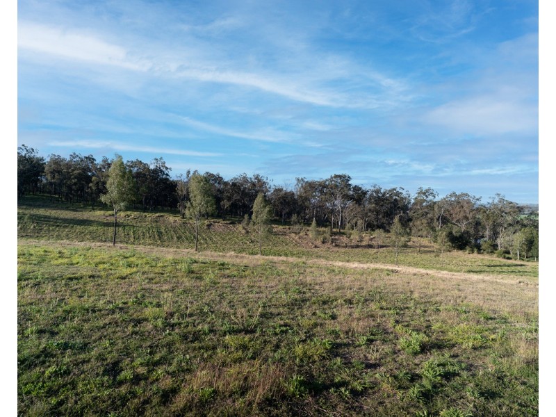 25-25B Salt Spring Road, Glen Cairn QLD 4342