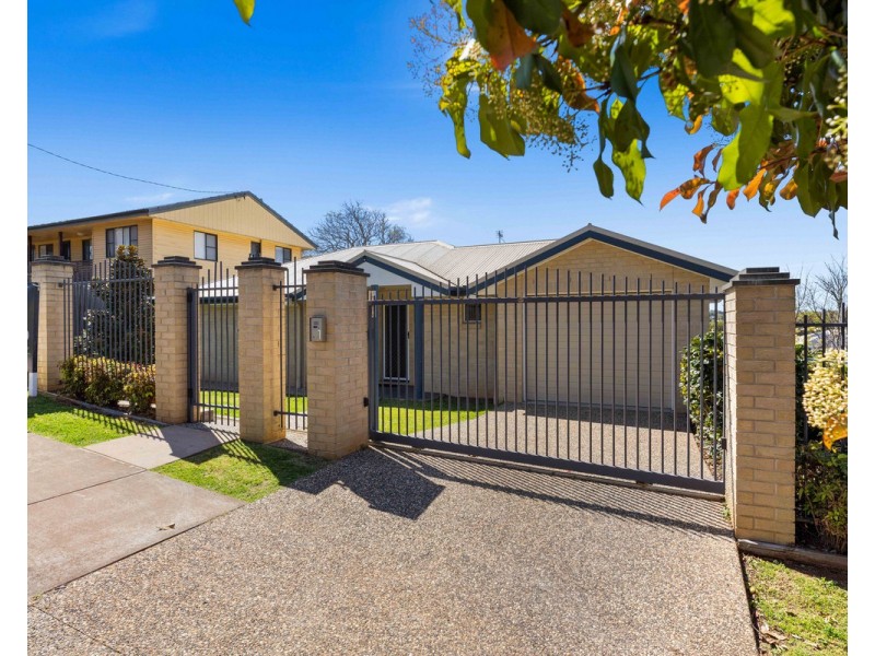 1/82 Holberton Street, Rockville QLD 4350