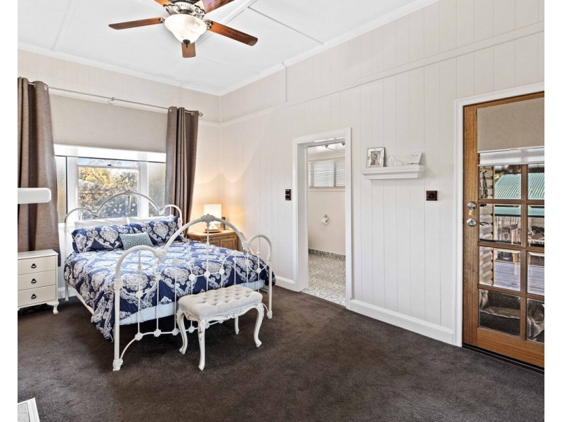 72 Rome Street, Newtown QLD 4350