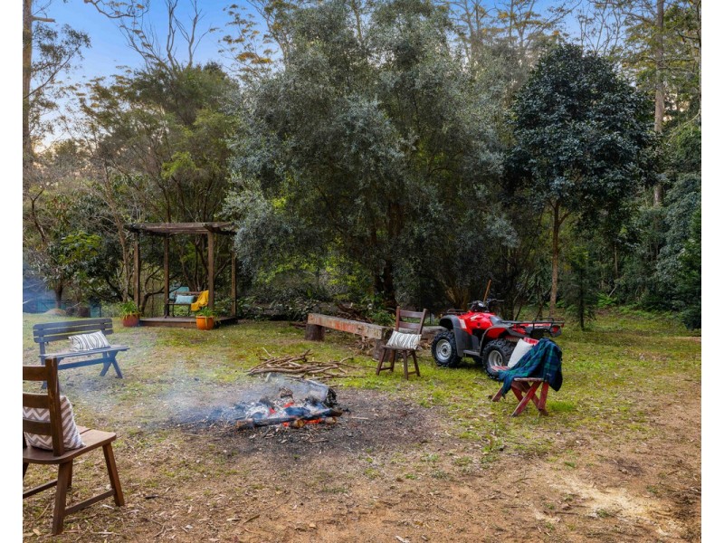 2972 Esk Hampton Road, Ravensbourne QLD 4352