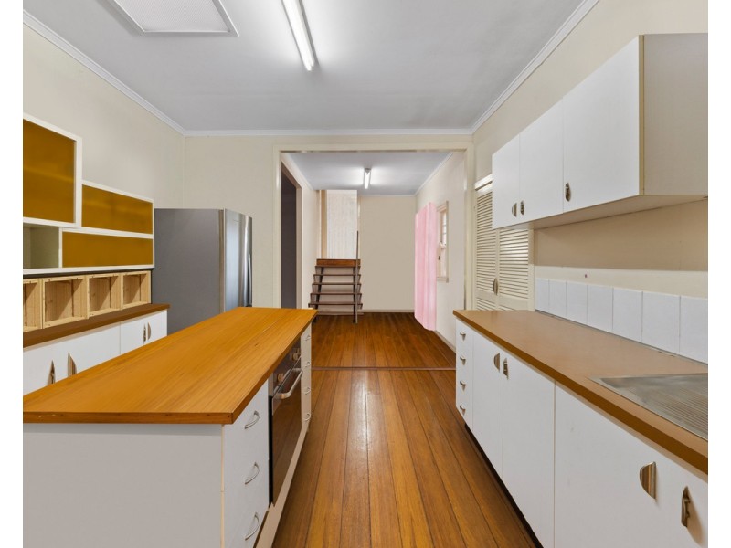 2 Macquarie Street, Centenary Heights QLD 4350