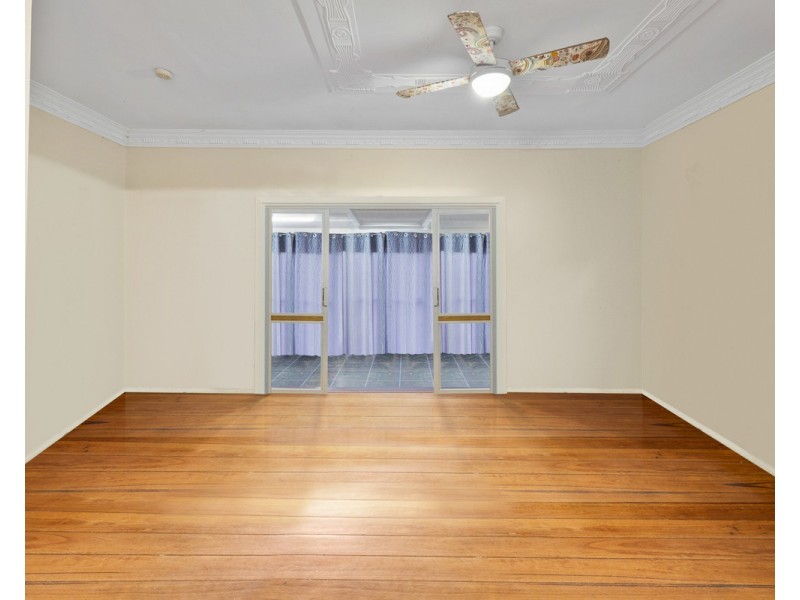 2 Macquarie Street, Centenary Heights QLD 4350