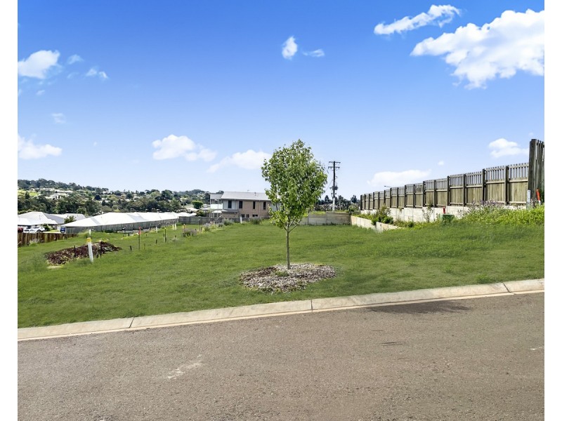 27 Graceview Street, Darling Heights QLD 4350